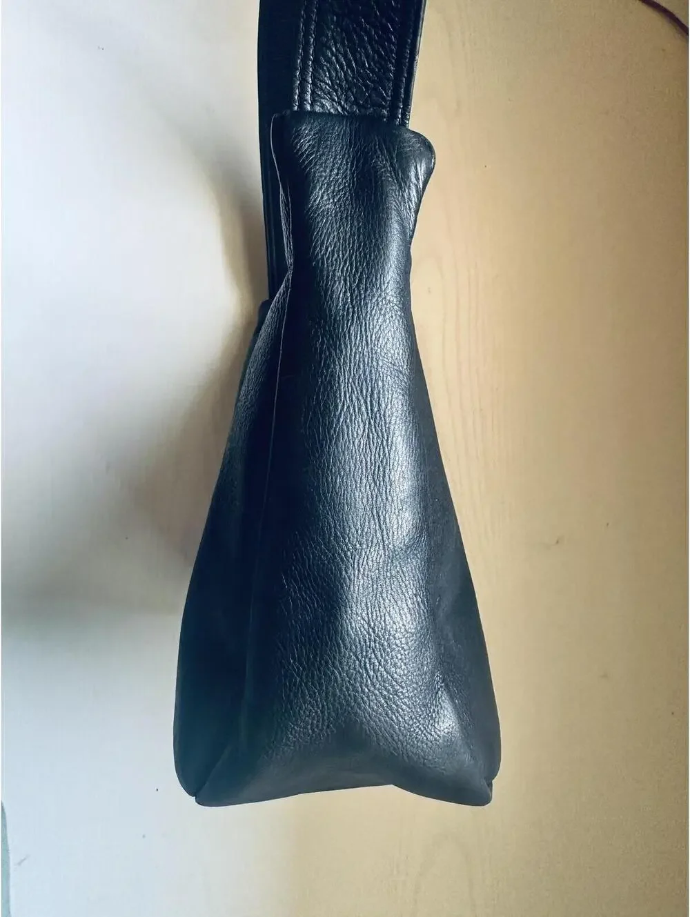 Le Donne Black Leather Crescent Hobo Bag Handmade Colombian Vaquetta Minimalist